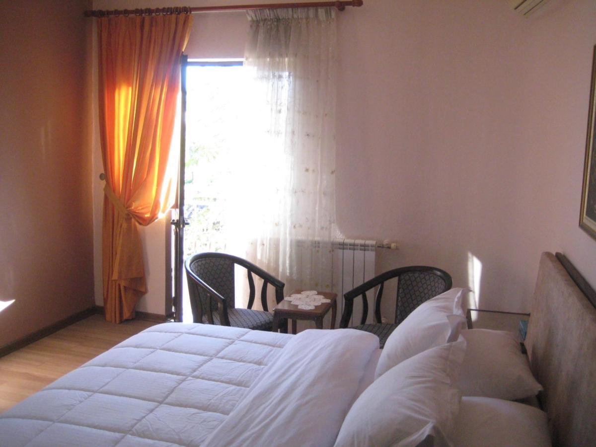 Drini Hotel Rrashbull ภายนอก รูปภาพ