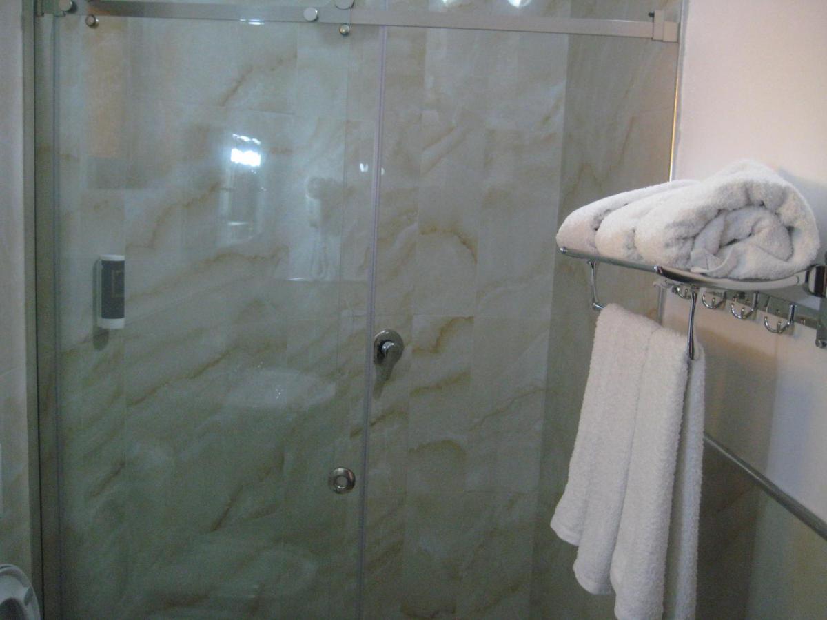 Drini Hotel Rrashbull ภายนอก รูปภาพ