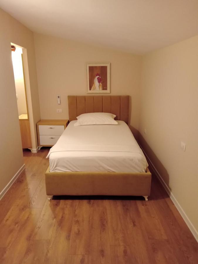 Drini Hotel Rrashbull ภายนอก รูปภาพ