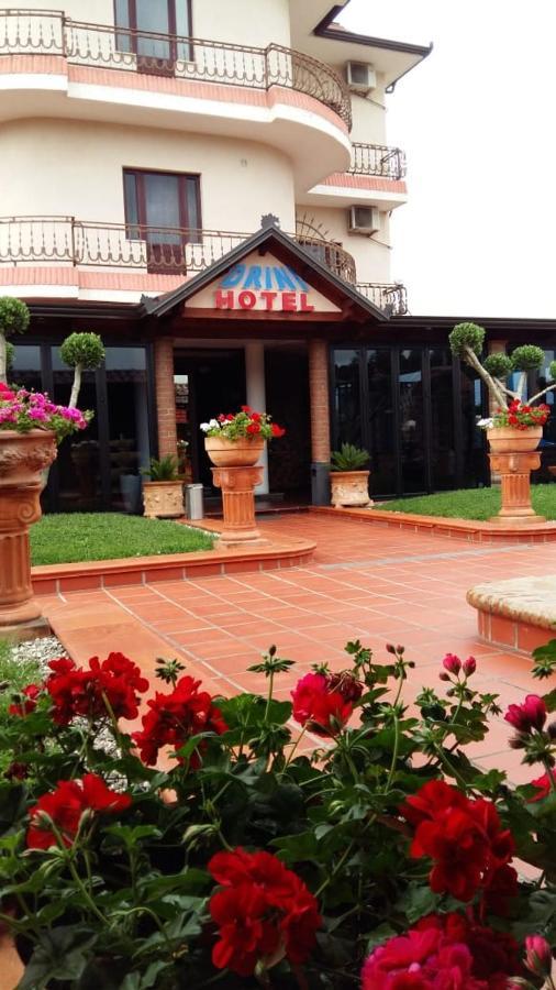 Drini Hotel Rrashbull ภายนอก รูปภาพ