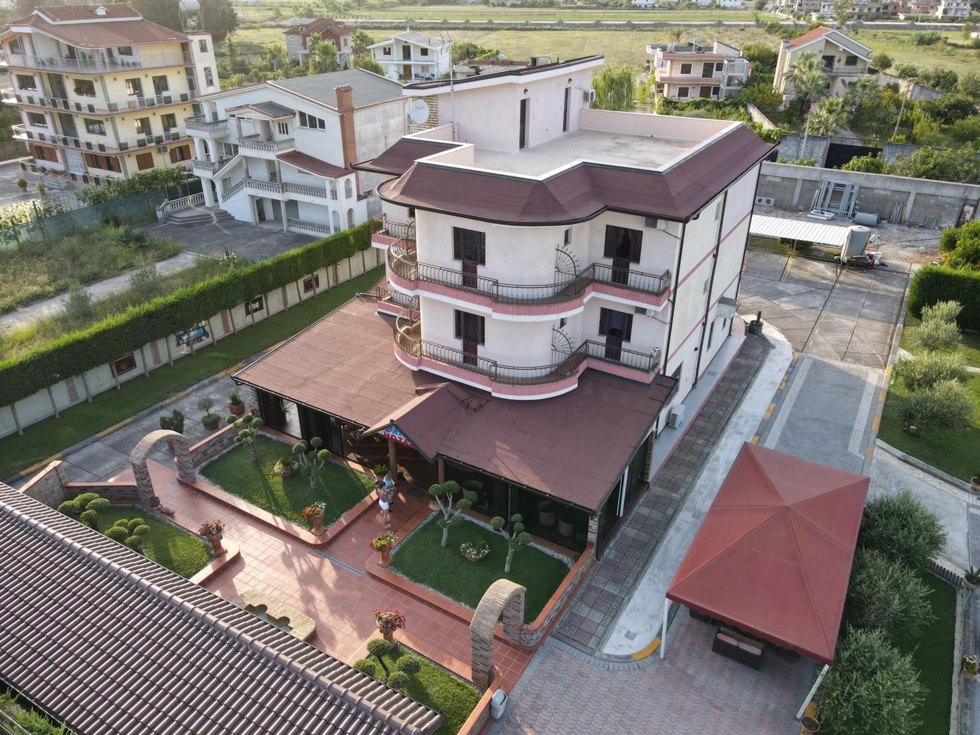 Drini Hotel Rrashbull ภายนอก รูปภาพ