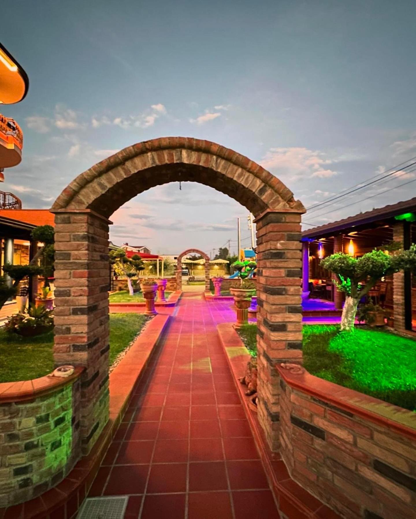 Drini Hotel Rrashbull ภายนอก รูปภาพ
