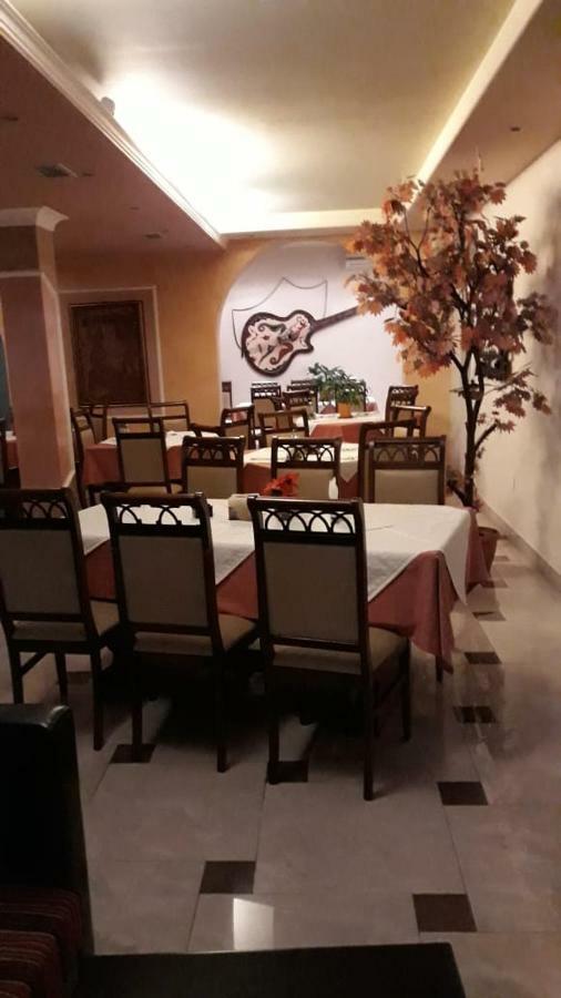 Drini Hotel Rrashbull ภายนอก รูปภาพ